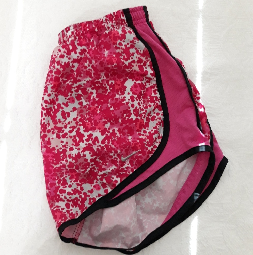 *SOLD* NWOT Nike Shorts - Picture 2 of 7